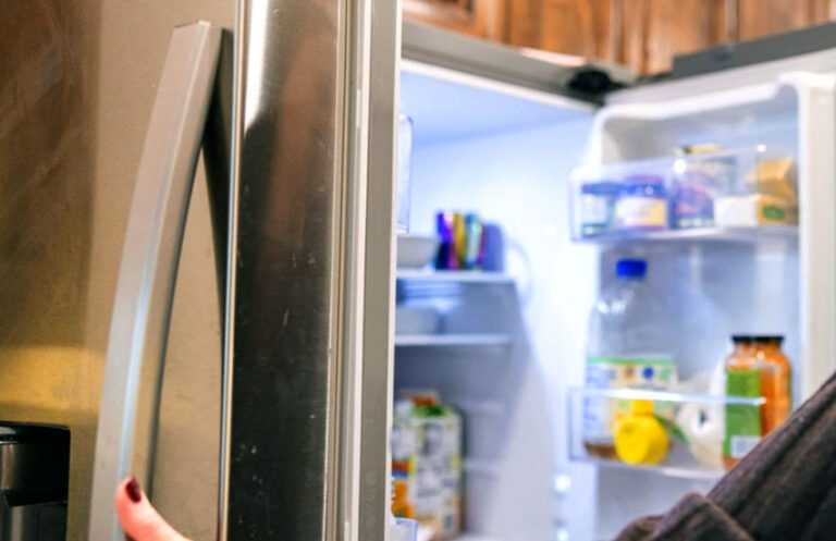 GE Refrigerator Ice Tray Stuck