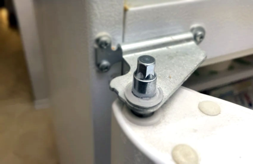 How to Fix a Refrigerator Door Hinge