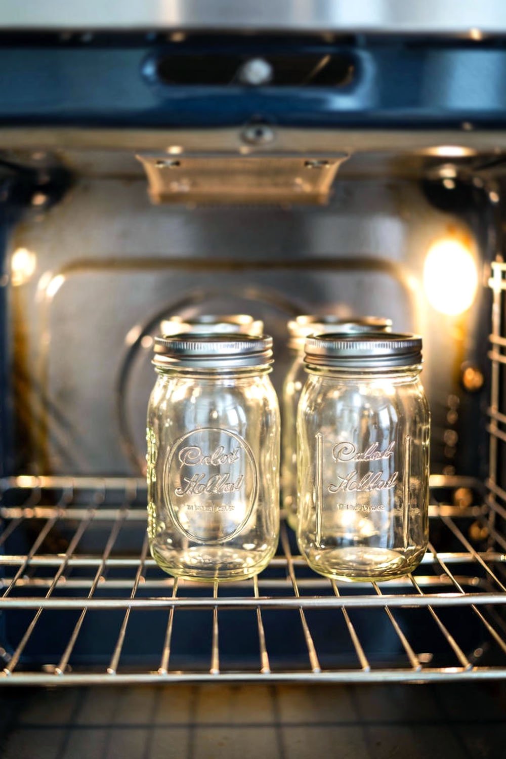 What Temperature to Sterilize Jars in Oven